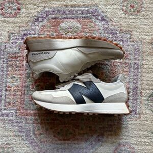 New Balance 327 Sneakers